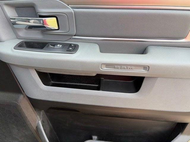 RAM 1500 Classic Tradesman Crew Cab SWB 4WD 2019