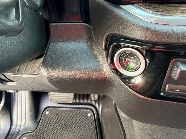 Chevrolet Silverado 1500 LT Crew Cab 4WD 2023
