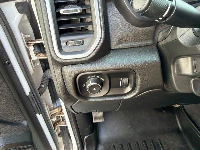 RAM 2500 Tradesman Crew Cab SWB 4WD 2021