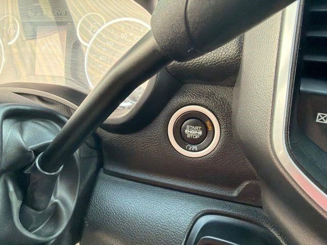 RAM 2500 Tradesman Crew Cab SWB 4WD 2021