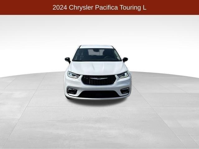 Chrysler Pacifica Touring L 2024