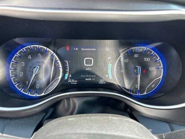 Chrysler Pacifica Touring L 2024