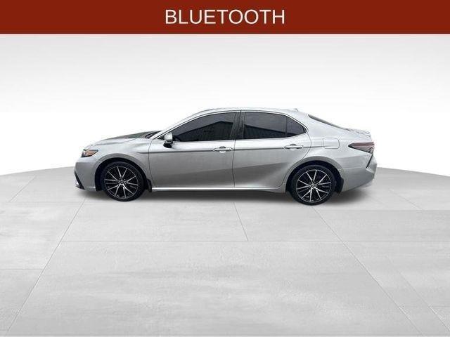 Toyota Camry SE 2023