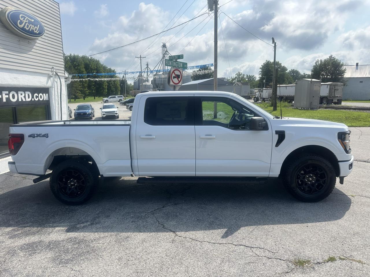 Ford F-150 XLT SuperCrew 4WD 2026