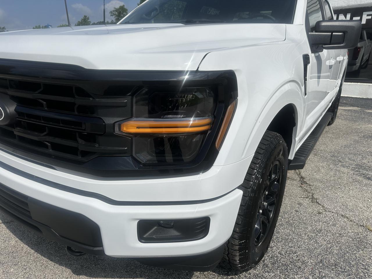 Ford F-150 XLT SuperCrew 4WD 2026