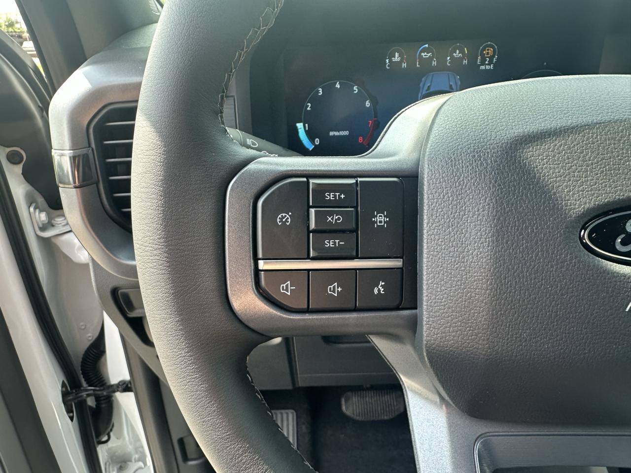 Ford F-150 XLT SuperCrew 4WD 2026