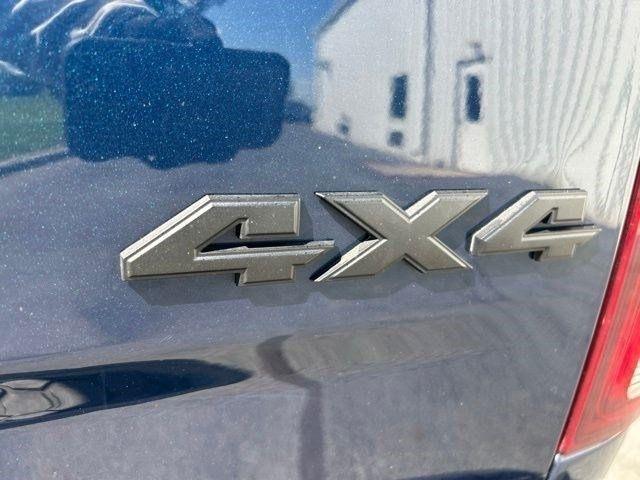 RAM 1500 Classic Warlock 4x4 Crew Cab 5'7" Box 2022