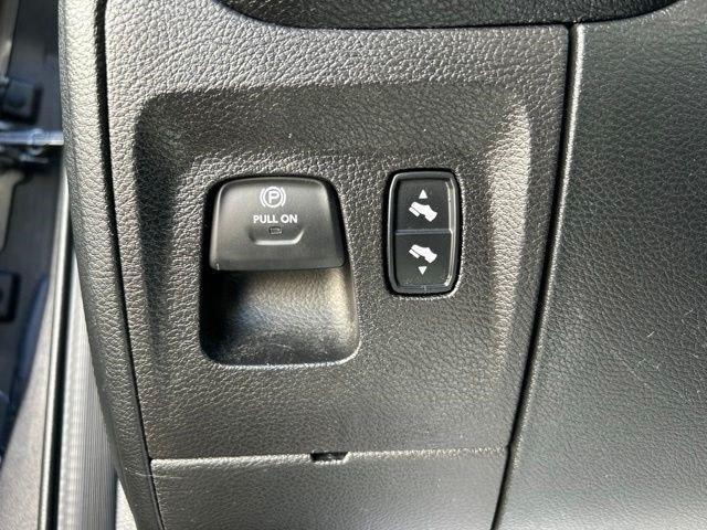 RAM 1500 Big Horn Crew Cab SWB 4WD 2020