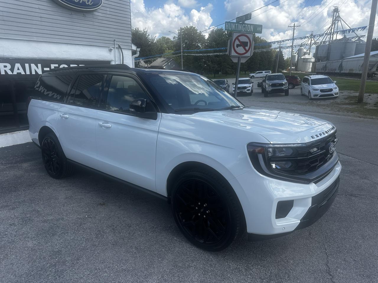 Ford Expedition MAX Platinum 4WD 2027