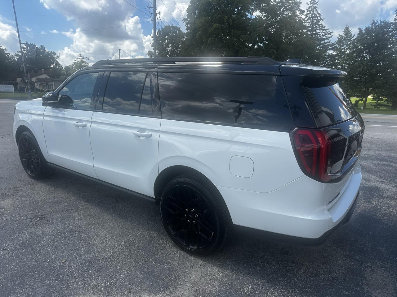 Ford Expedition MAX Platinum 4WD 2027