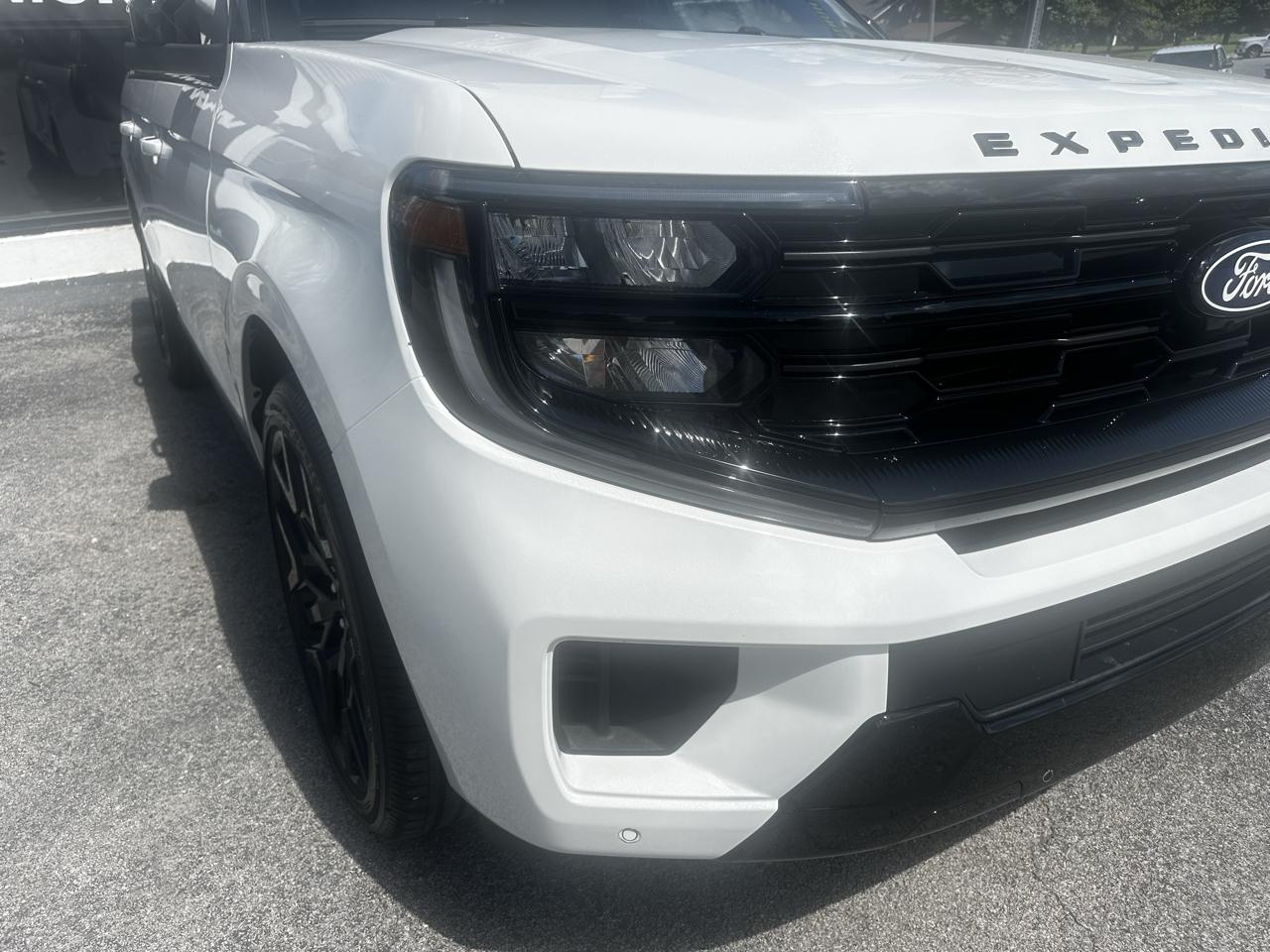 Ford Expedition MAX Platinum 4WD 2027