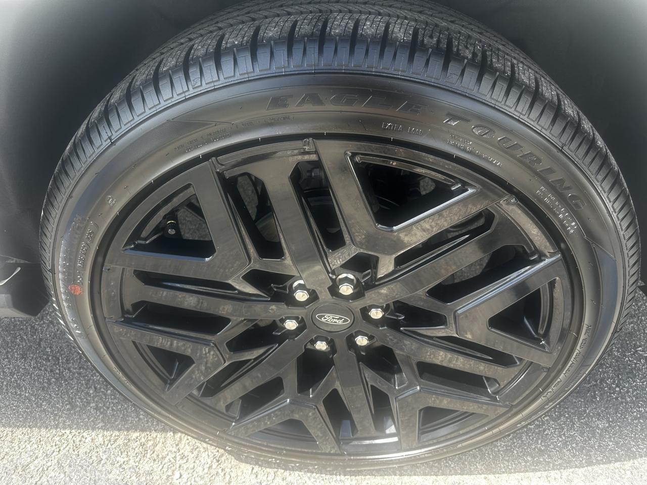Ford Expedition MAX Platinum 4WD 2027