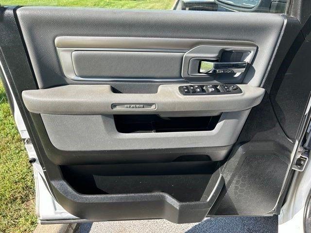 RAM 1500 Classic Tradesman Crew Cab SWB 4WD 2019