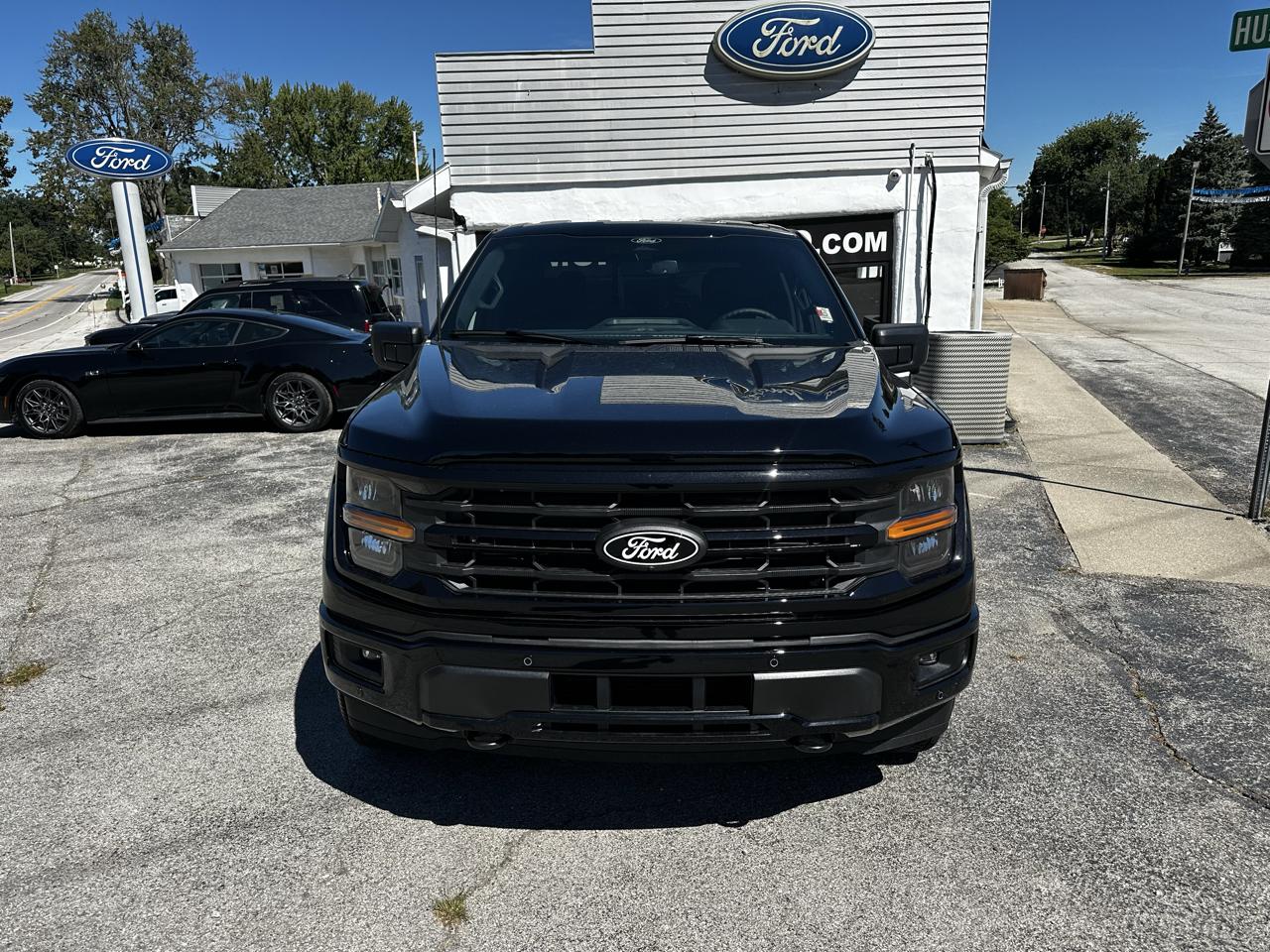 Ford F-150 XLT SuperCrew 4WD 2026