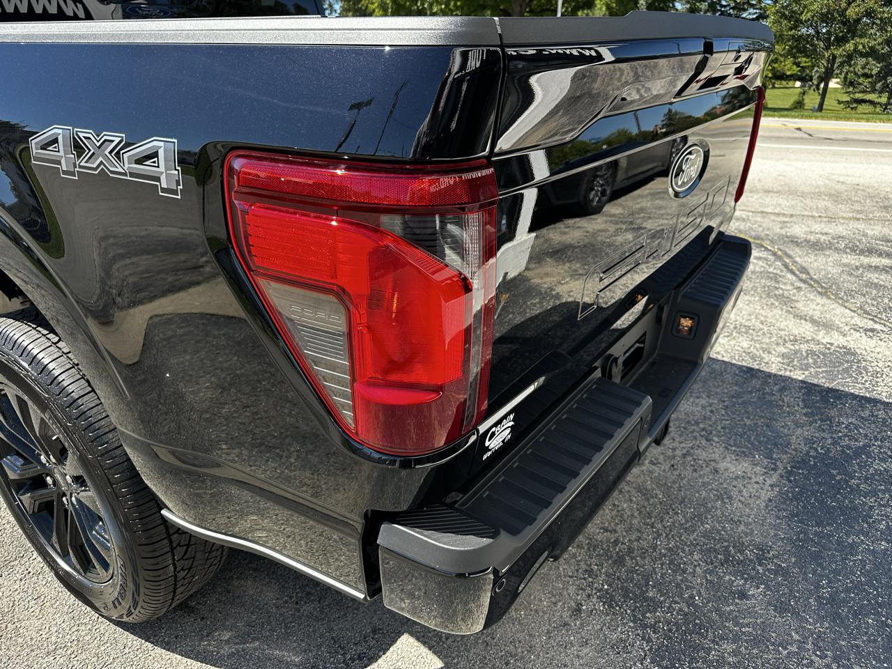 Ford F-150 XLT SuperCrew 4WD 2026