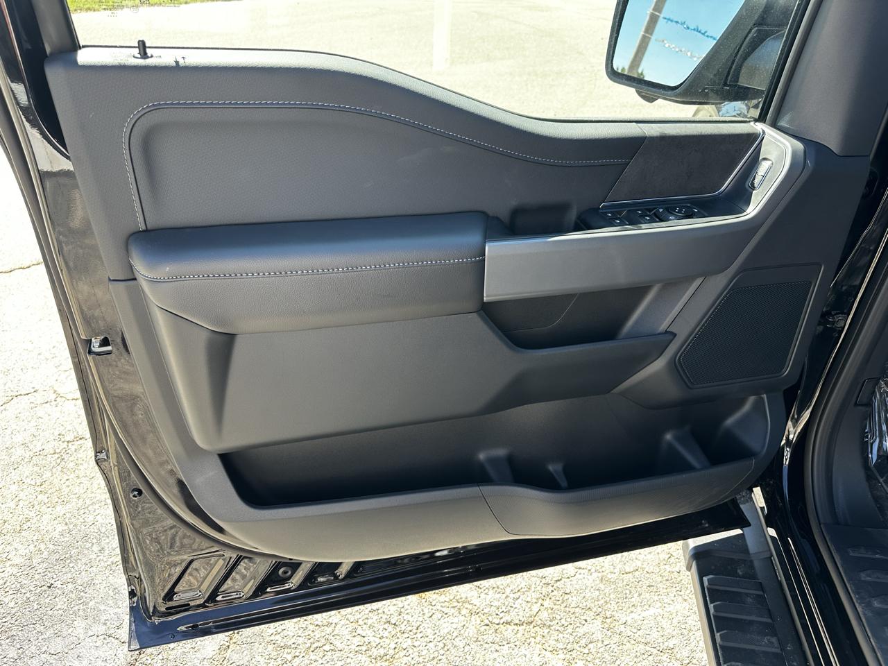Ford F-150 XLT SuperCrew 4WD 2026