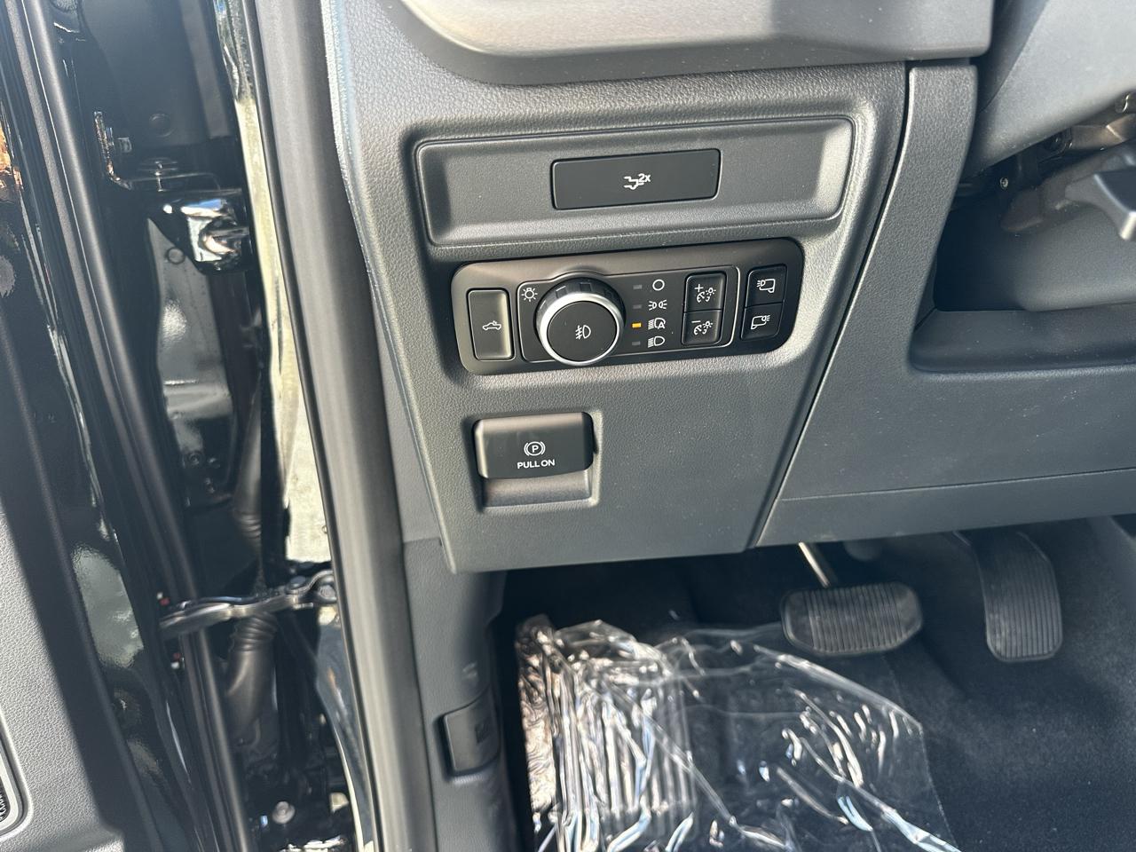 Ford F-150 XLT SuperCrew 4WD 2026