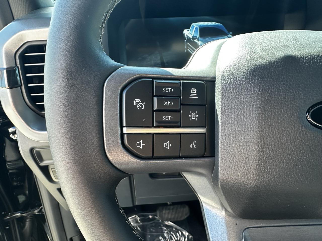 Ford F-150 XLT SuperCrew 4WD 2026