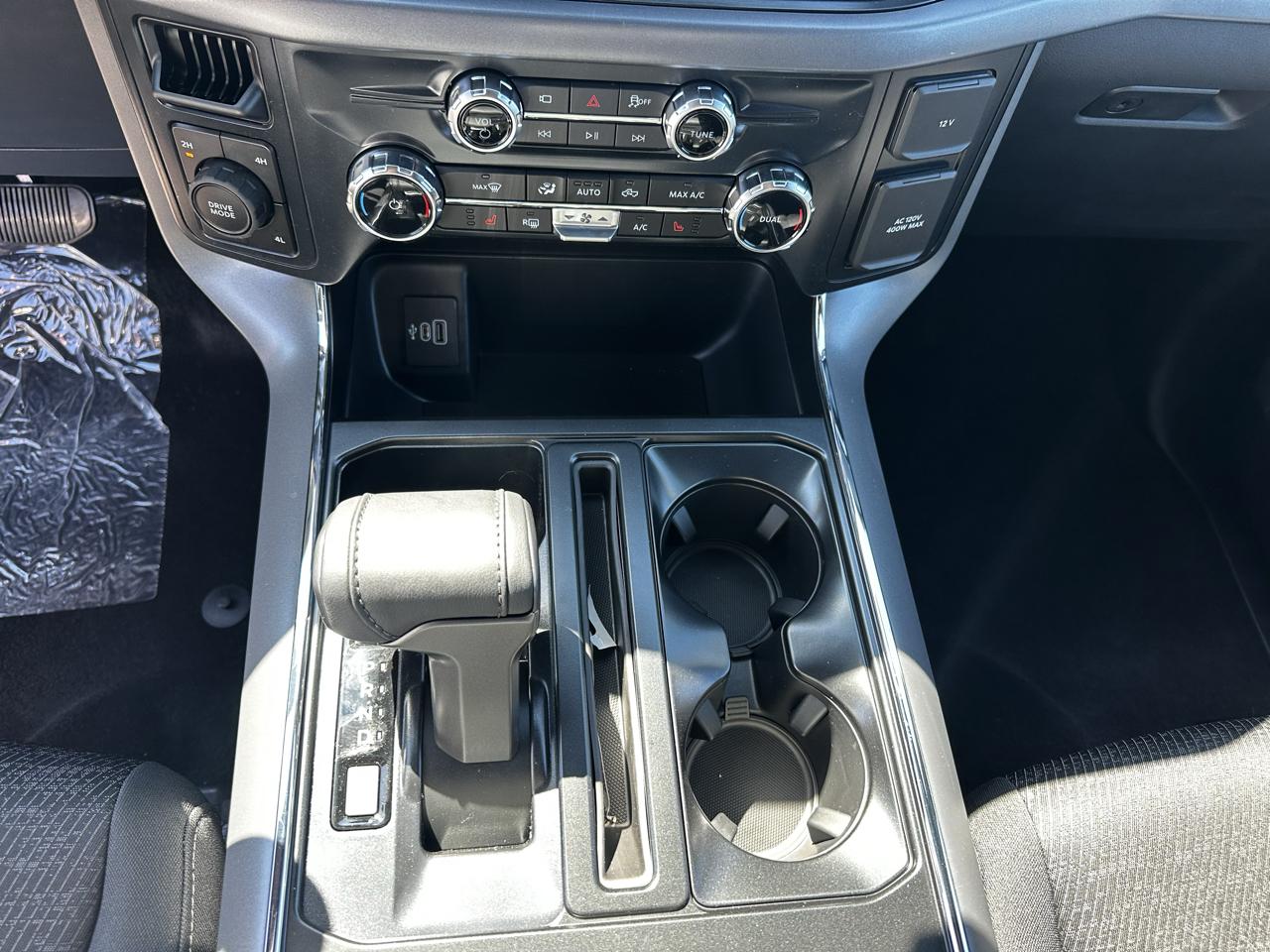 Ford F-150 XLT SuperCrew 4WD 2026