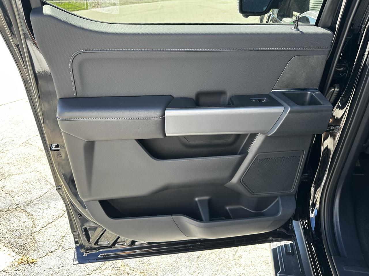 Ford F-150 XLT SuperCrew 4WD 2026