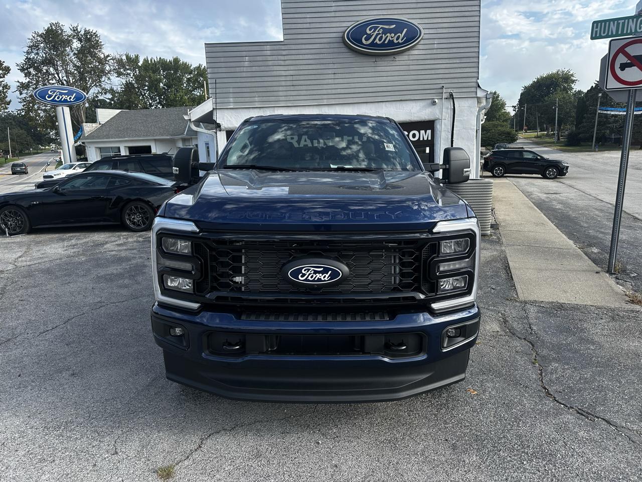 Ford F-250 SD XLT Crew Cab 4WD 2027
