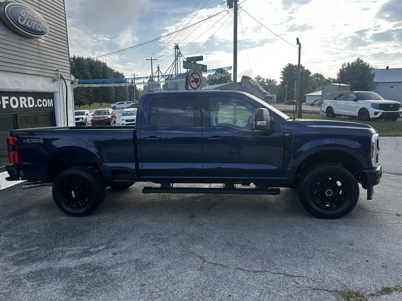 Ford F-250 SD XLT Crew Cab 4WD 2027