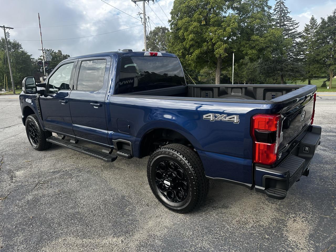Ford F-250 SD XLT Crew Cab 4WD 2027