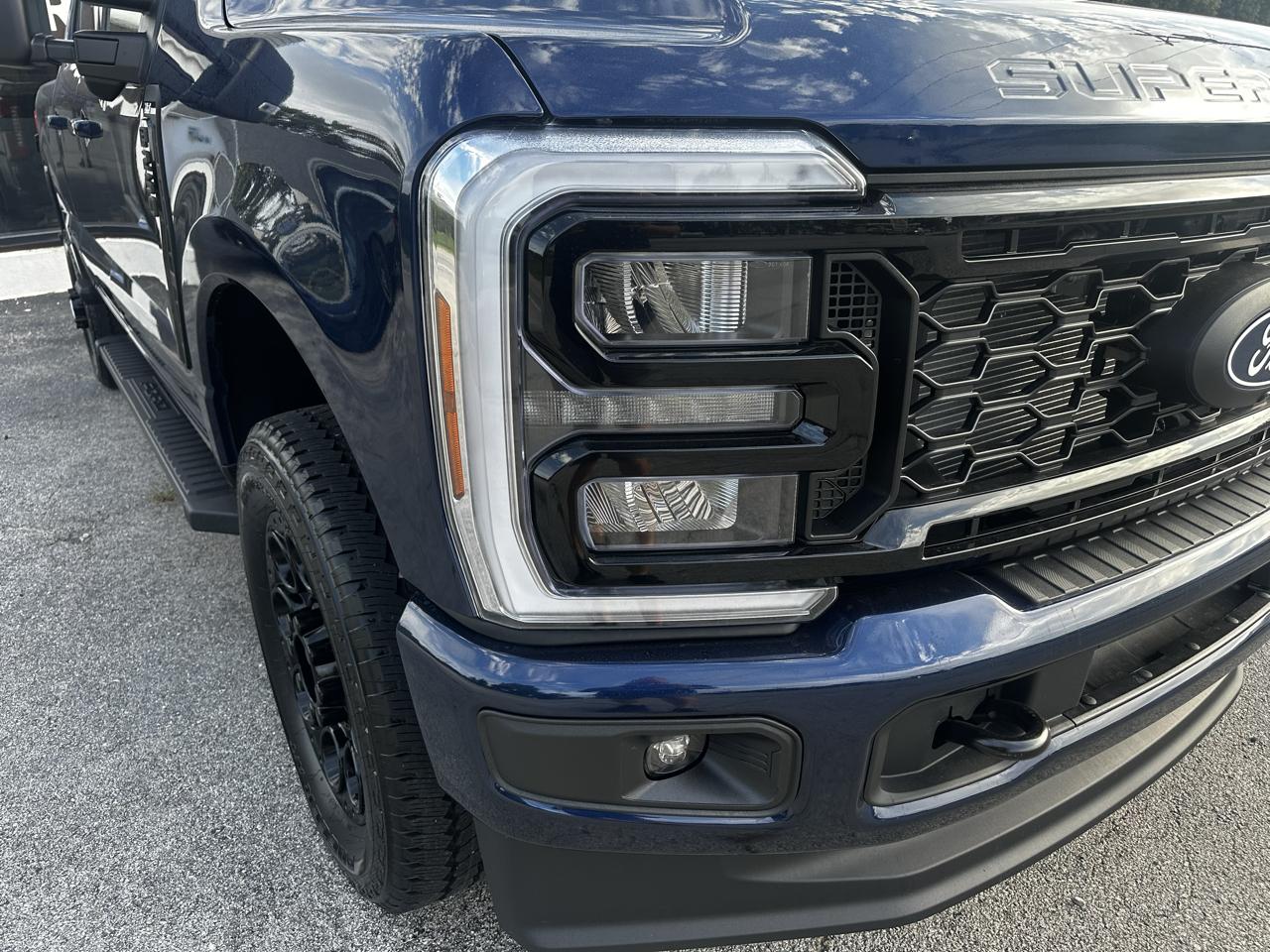Ford F-250 SD XLT Crew Cab 4WD 2027