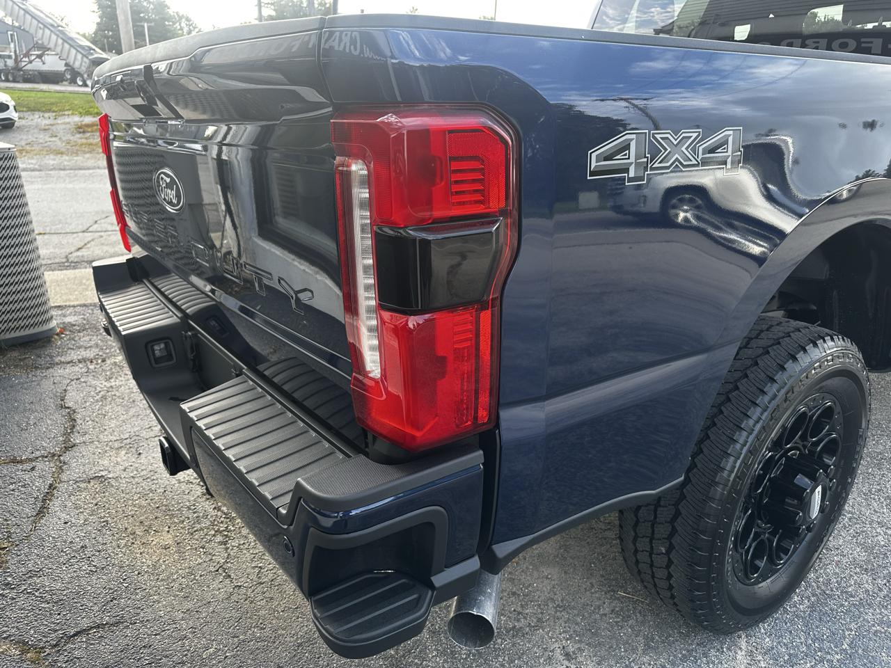 Ford F-250 SD XLT Crew Cab 4WD 2027