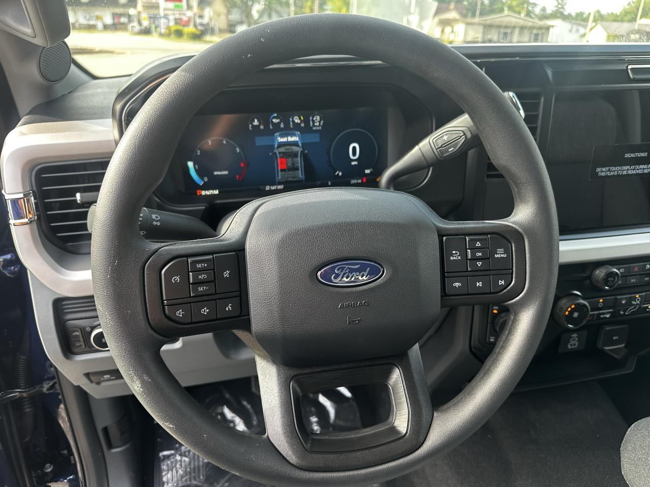 Ford F-250 SD XLT Crew Cab 4WD 2027