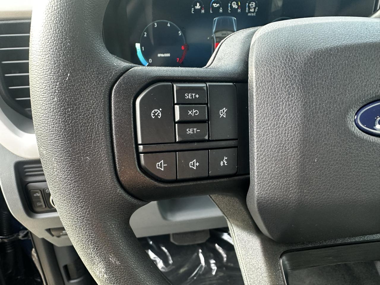 Ford F-250 SD XLT Crew Cab 4WD 2027