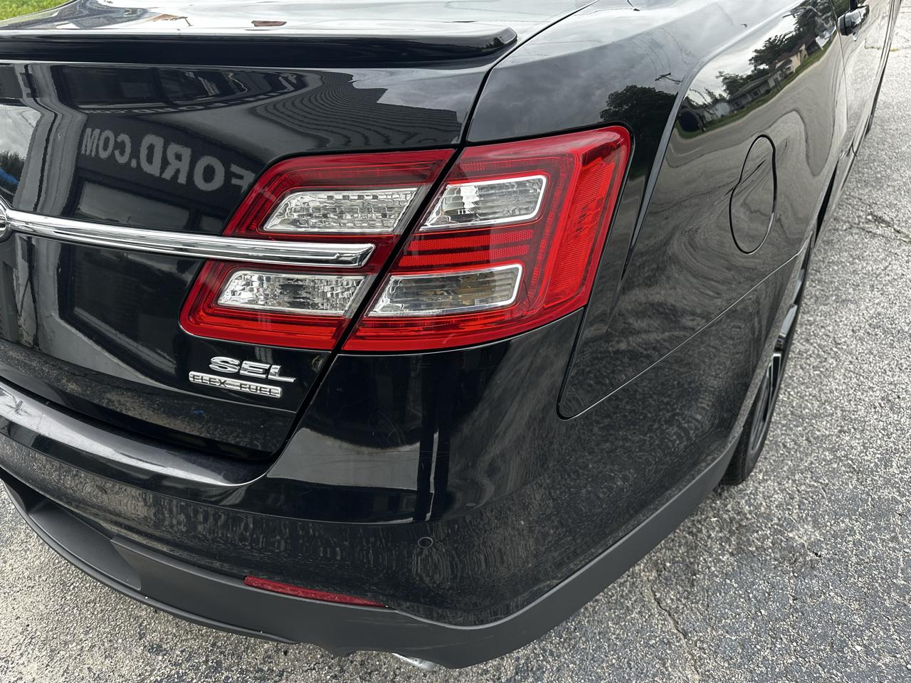 Ford Taurus SEL FWD 2018