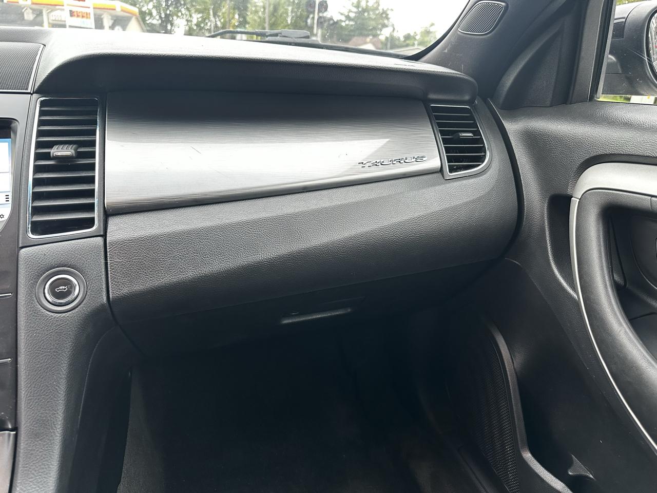 Ford Taurus SEL FWD 2018