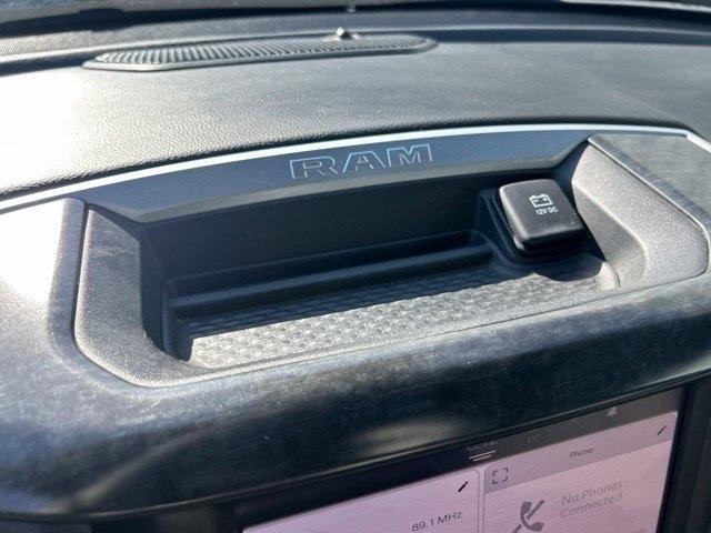 RAM 1500 Big Horn Crew Cab SWB 4WD 2023