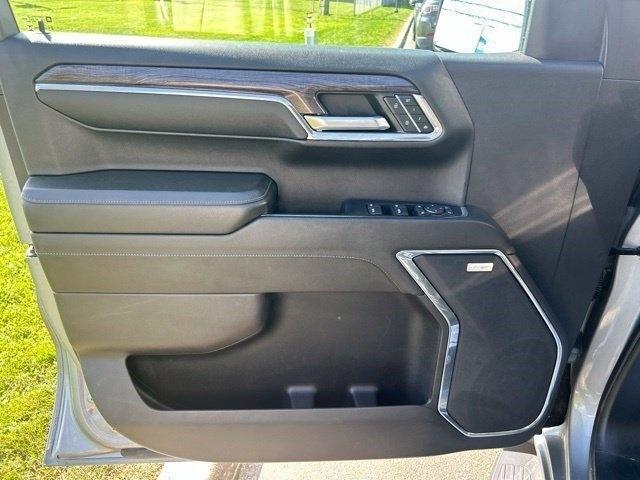 Chevrolet Silverado 1500 LTZ Crew Cab 4WD 2024