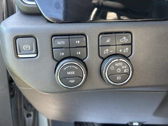 Chevrolet Silverado 1500 LTZ Crew Cab 4WD 2024