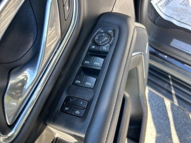 GMC Yukon SLT 4WD 2023