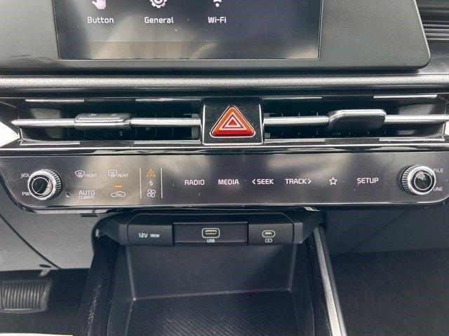 Kia Niro LX 2025