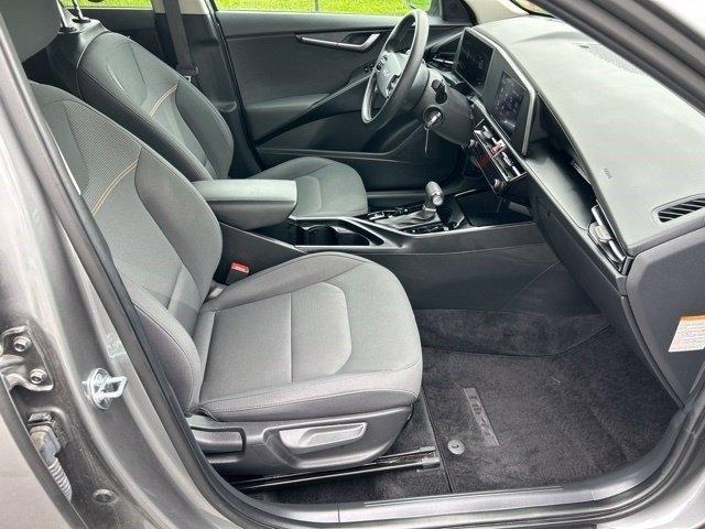 Kia Niro LX 2025