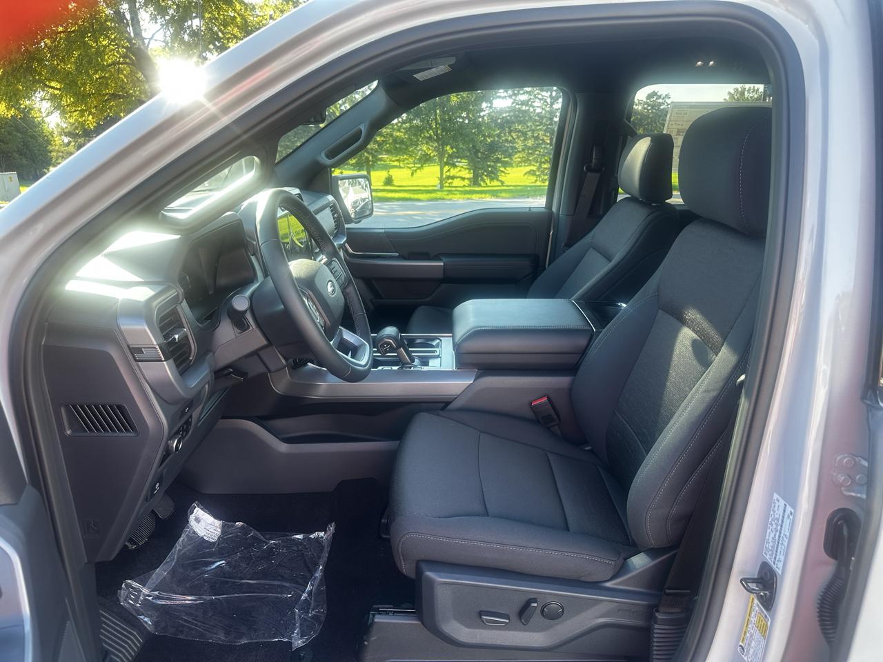 Ford F-150 XLT SuperCrew 4WD 2026