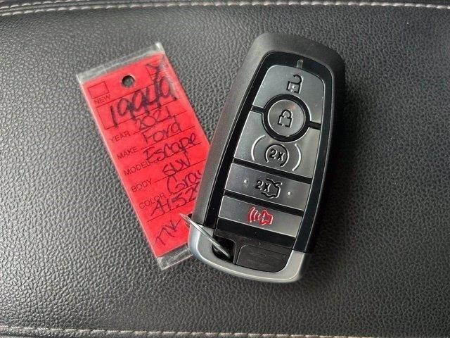 Ford Escape Hybrid Titanium AWD 2021