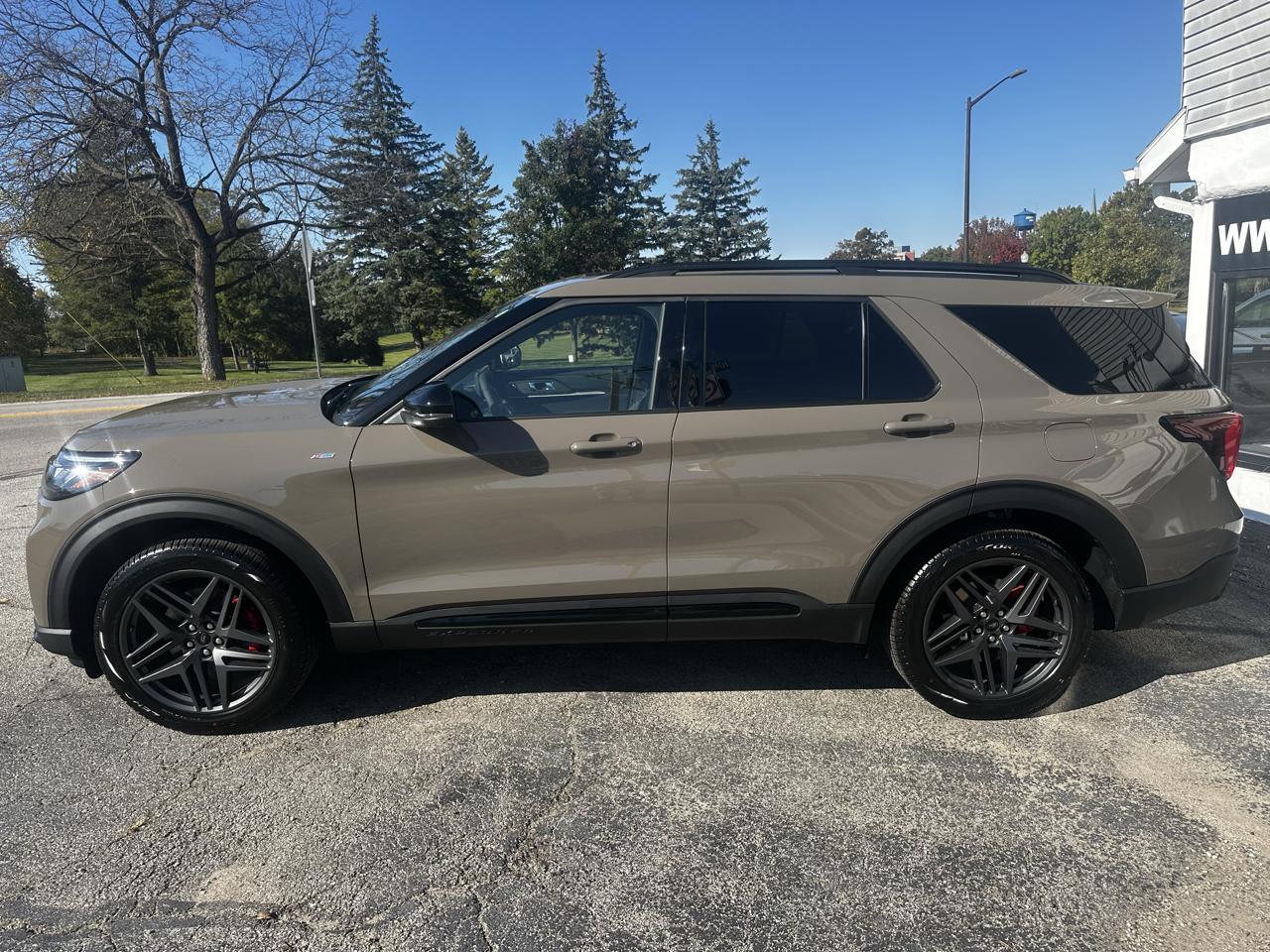 Ford Explorer ST-Line AWD 2027
