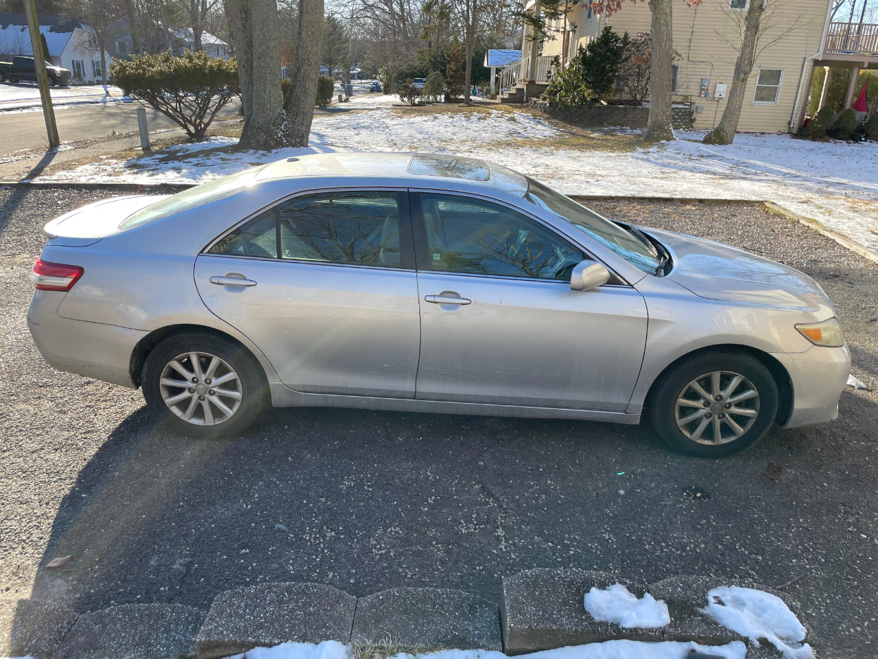 2011 Toyota Camry Base 6-Spd AT