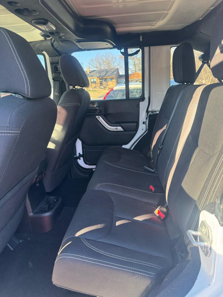 Jeep Wrangler Unlimited Sahara 4WD 2015