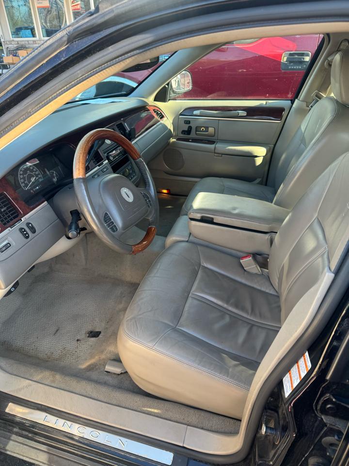 Lincoln Town Car Ultimate 2004