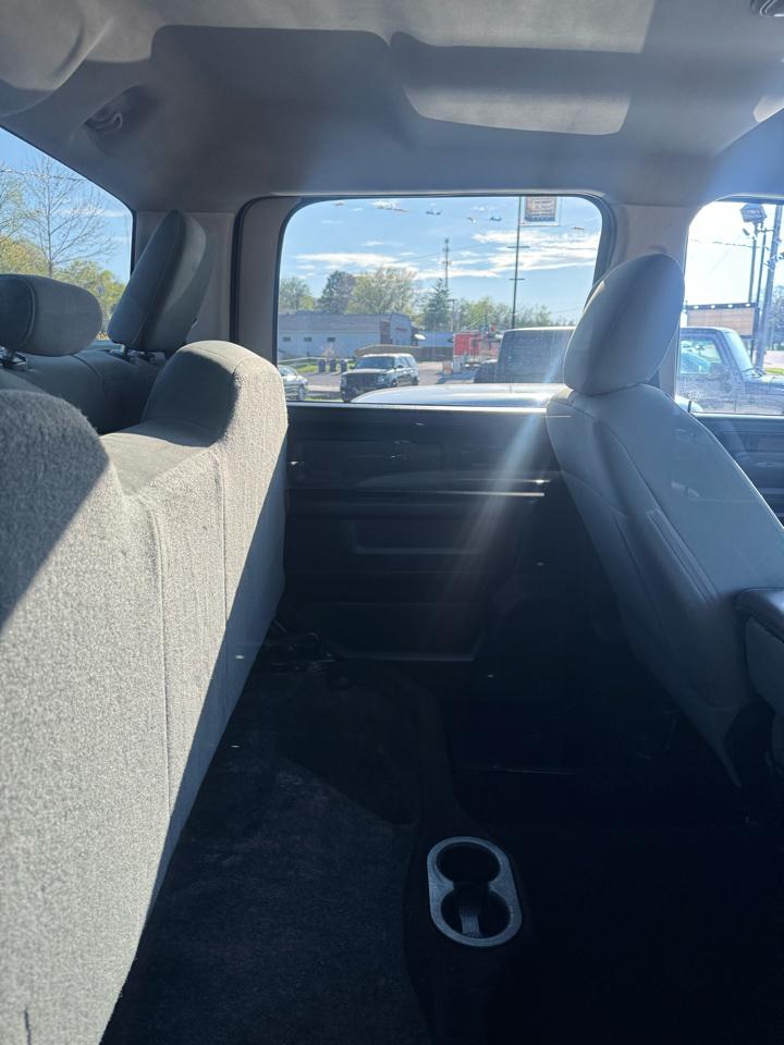 RAM 2500 Tradesman Crew Cab SWB 4WD 2015