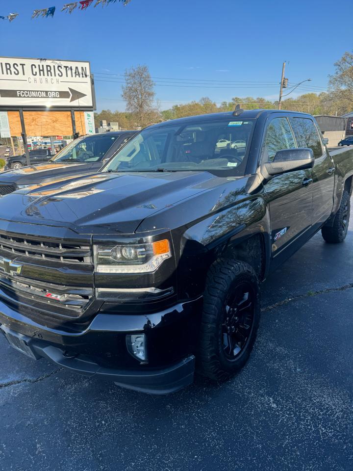 Chevrolet Silverado 1500 4WD Crew Cab 143.5" LT w/2LT 2017