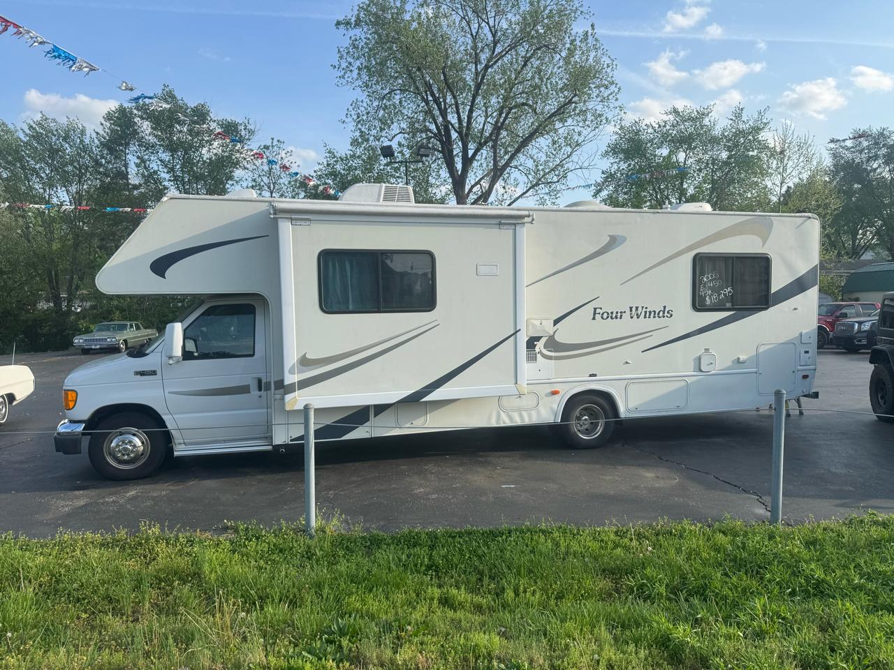 Ford Econoline E-450 2005