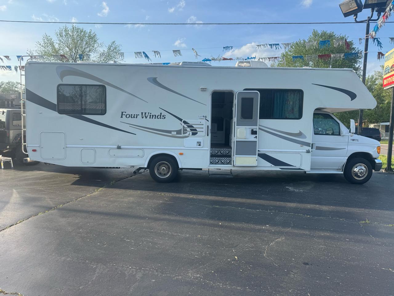 Ford Econoline E-450 2005