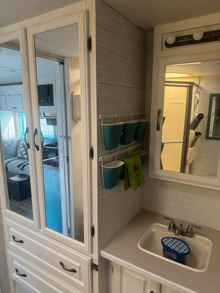 Ford Econoline E-450 2005